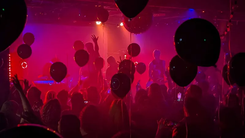 Nouveau Arcade press photo